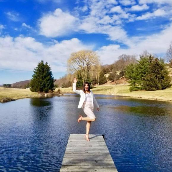 Meet your Posher, Stephanie - Picture 1 of 1